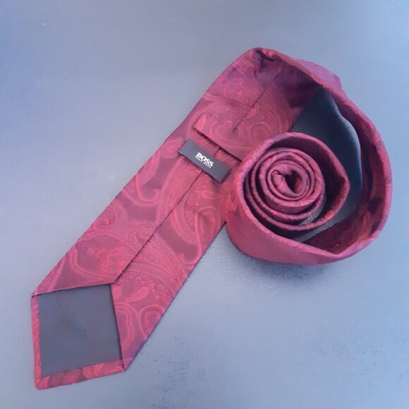 Hugo Boss Deep Red Paisley 100% Silk Tie - Picture 3 of 10